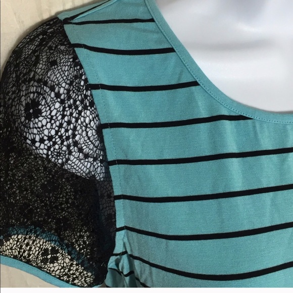 Kensie Striped & Lace Tee Size XS NWT S03 - Picture 3 of 4